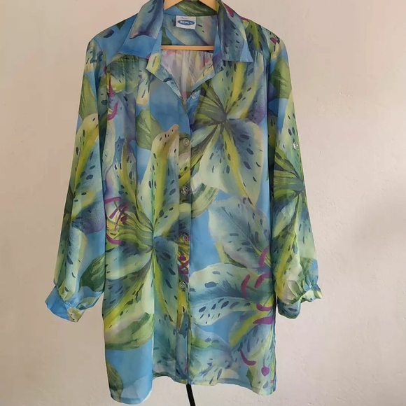 Button down Shirt - Picture 3 of 6